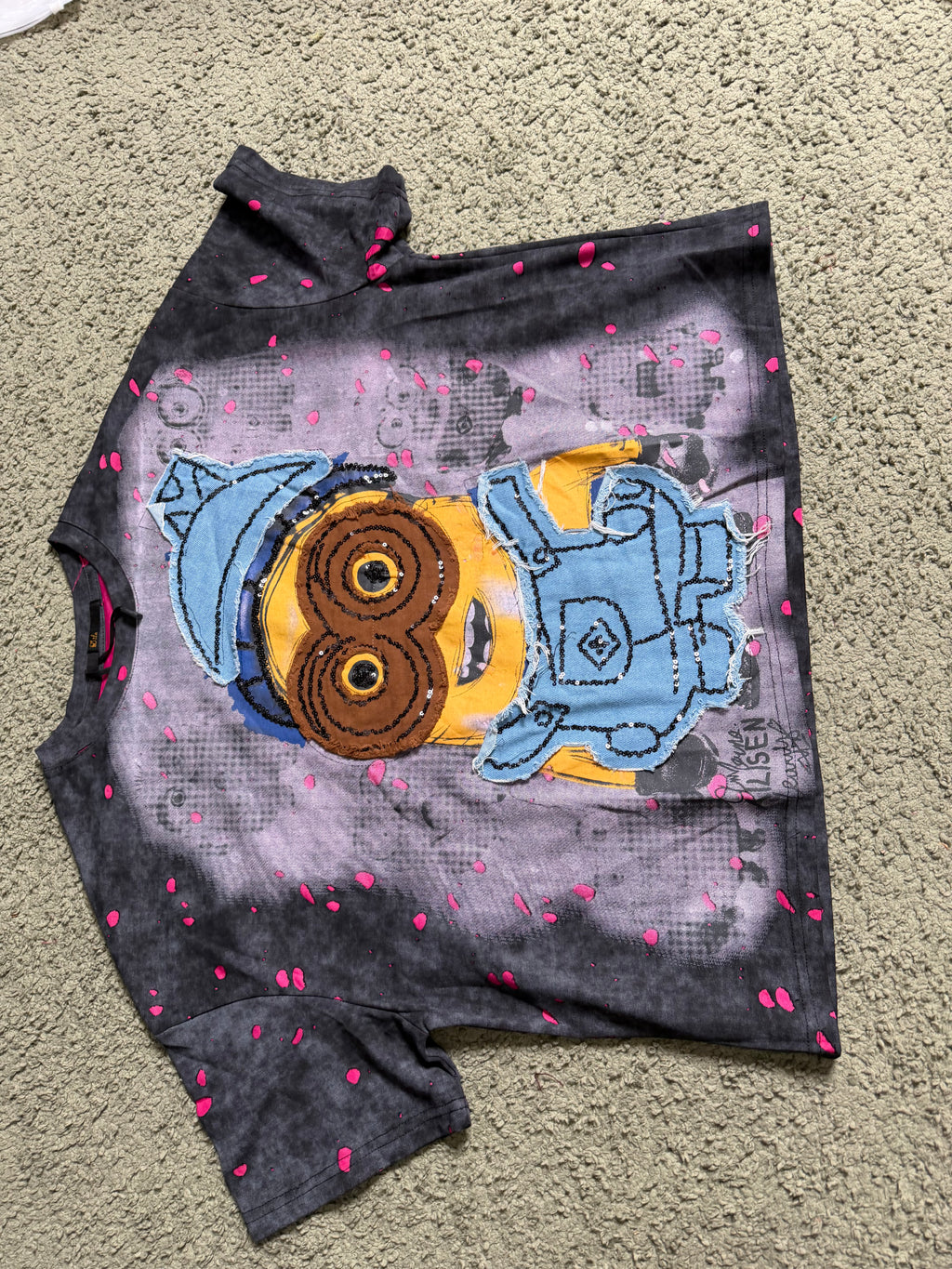 Retro Vintage Wash Minion Sequin Graphic Tee size 40-42-44